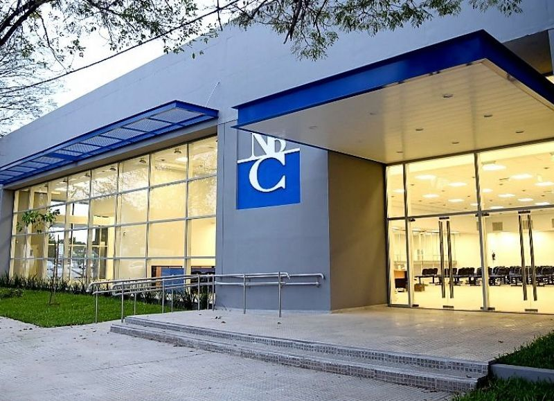 Ahora en 104.7 
Cuando sale el anticipo del aguinaldo estatal? Se lo preguntamos al presidente del Nuevo Banco del Chaco, Livio Gutiérrez.