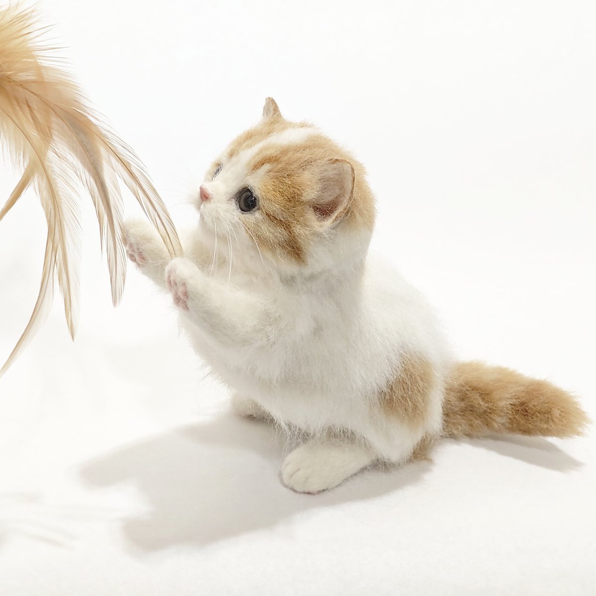 LocoMocoNeco's tweet photo. 羊毛フェルトから生まれた子猫♪
ベビーフェイスでとってもかわいい子が完成しました✨️
#羊毛フェルト #猫 #ハンドメイド https://t.co/rYEP0t54YQ