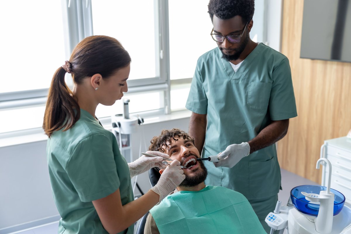 Starshinedent's tweet image. Dental emergency? 🤕 We address urgent issues fast, relieving pain &amp;amp; preventing complications. Your oral health matters! ❤️ Contact us for immediate care. 🦷🗓️ #Starshinedentistry #airway #Breath #dentistnearme #orthodontics #implants #clearaligners #braces #Dentist