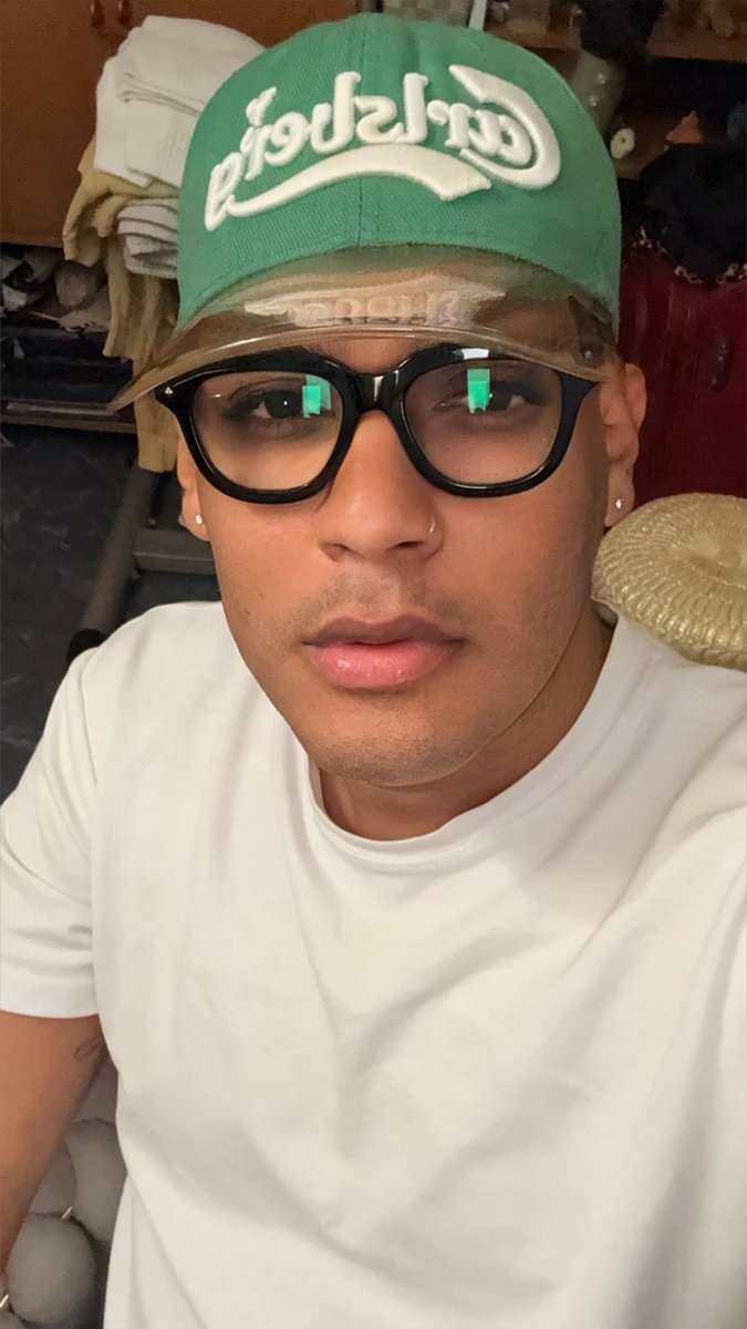 mraugusto67's tweet image. Menos é mais quando a vibe é boa.

instagram.com/mario_edite?ig…

#MenStyle  #StyleInspiration #Streetwear #Selfie #mood #Photography #lifestyle #brasil #italia