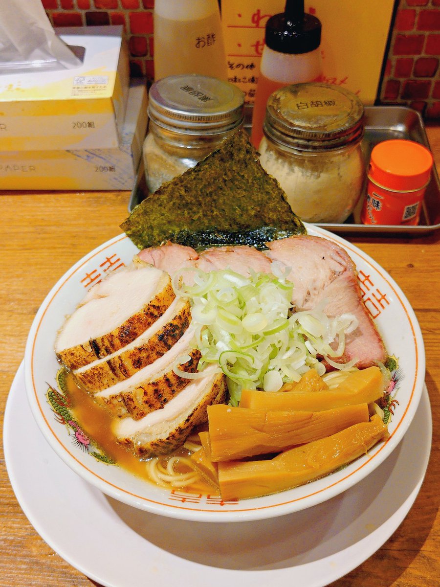ヨス() tweet media