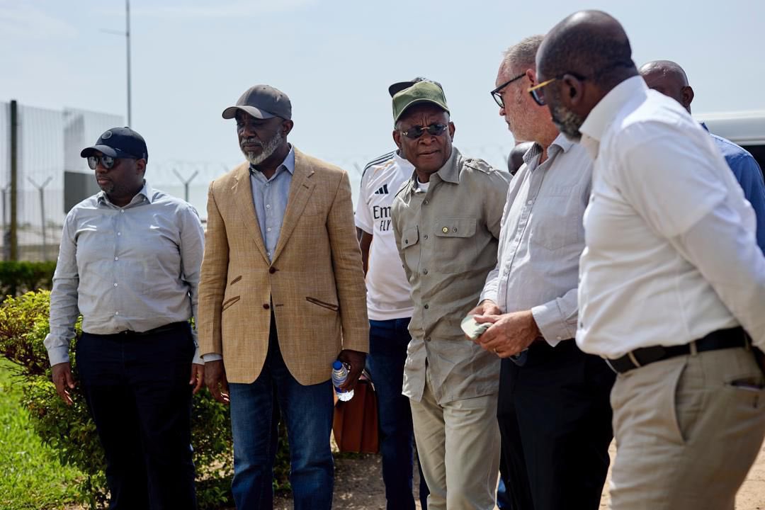 muhammadbeen1's tweet photo. At Sunti Golden Sugar Estate, Niger State, with Hon. Min. Sen. John Owan Enoh.
This factory is 21,500 hectares, 3,700 under cultivation, and a mill processing 600,000 tons per season.
A strong example of Nigeria’s agro-industrial growth by FMN.@theFMNGroup https://t.co/IMk6J7bTlB