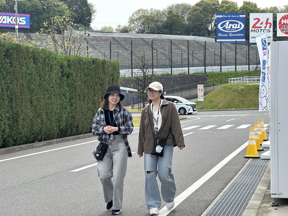 SuperTaikyu_STO's tweet image. 金曜日から熱心な女性ファンが見に来てる..….と思ってたけど

なんか知ってる人だったからスルー
#S耐 #スーパー耐久 #SuperTaikyu #鈴鹿サーキット #ENEOS #BRIDGESTONE