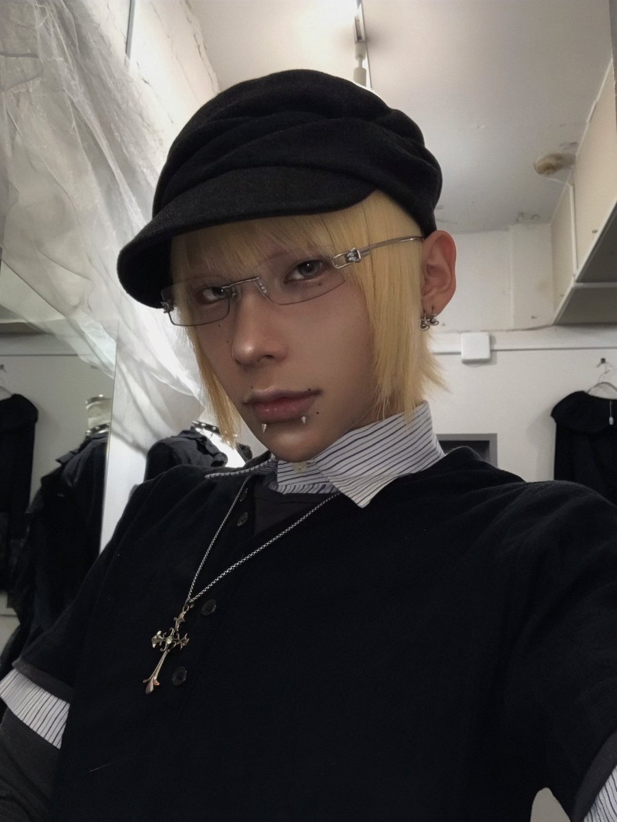 眼鏡 tweet media