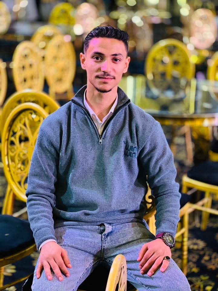 Mido_Sadah's tweet photo. على قَدْرِ أهْلِ العَزْم تأتي العَزائِمُ .. وَتأتي علَى قَدْرِ الكِرامِ المَكارِمُ .🩵 https://t.co/kWvie0RVNW