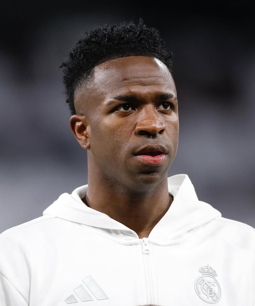 (fan) REAL MADRID FANS 🤍 tweet media