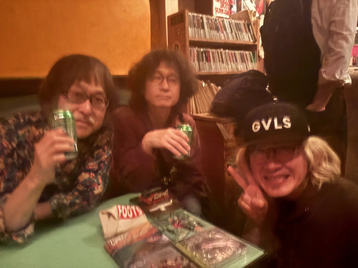 pipoma333's tweet photo. ウォーラスを聴きに、三宮に行ってきたよ♬生演奏では初めての曲も❣️３人ともカッコよかった✨
3組目のラテンを日本語で歌う方が私の大好きな「トラべシア」を歌ってびっくり嬉しかった🥹✨←びっくりで写メ忘れ💦
#ウォーラス
#helluvalounge https://t.co/hvMRtW9AKI