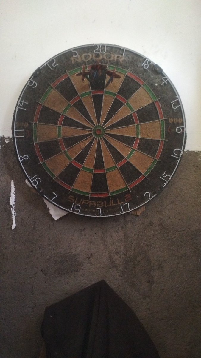 malicious_loki's tweet photo. Nakuaga a darts enthusiast btw. Funny thing ni vile inakuaga mchezo ya walevi na mimi ni kijana sobber. Next weekend tuko Arusha game nani anataka twende!? https://t.co/Y1YNXGgn1z