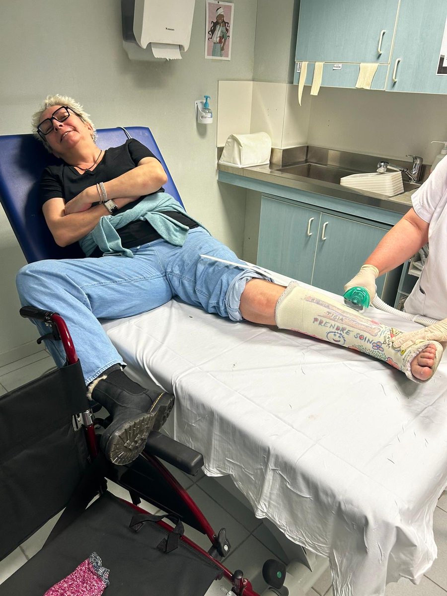 Laure deMontalembert tweet media