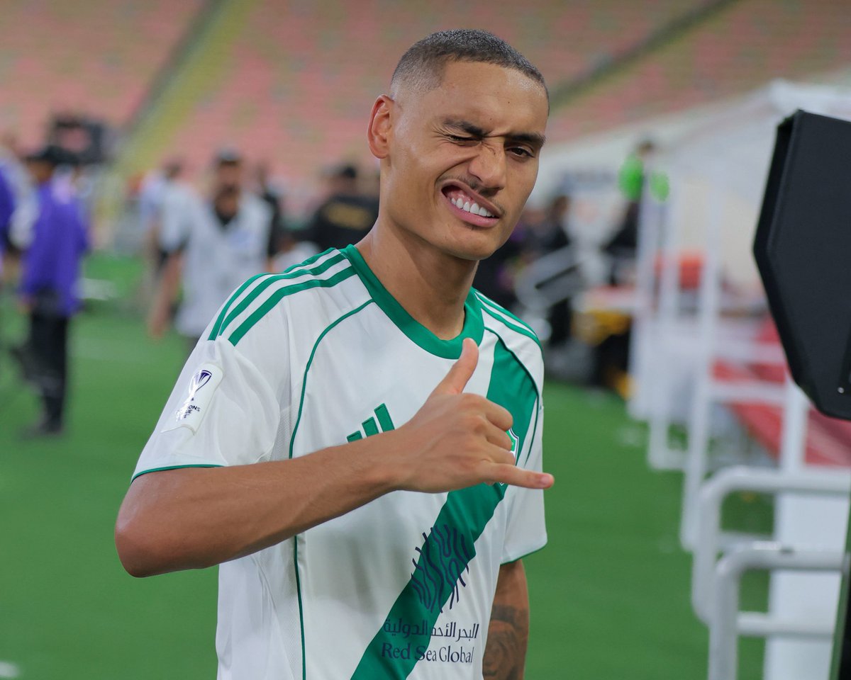 عمرو tweet media