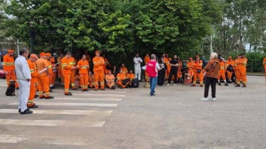 Zy3Radio's tweet photo. Greve na Urbam segue até quarta-feira
Sem avanço nas negociações, paralisação completa uma semana à espera de conciliação em Campinas