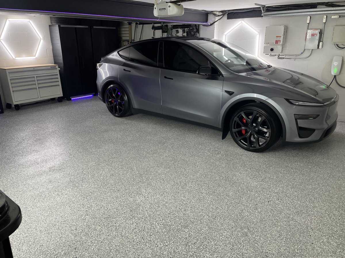 Frunk To Trunk tweet media