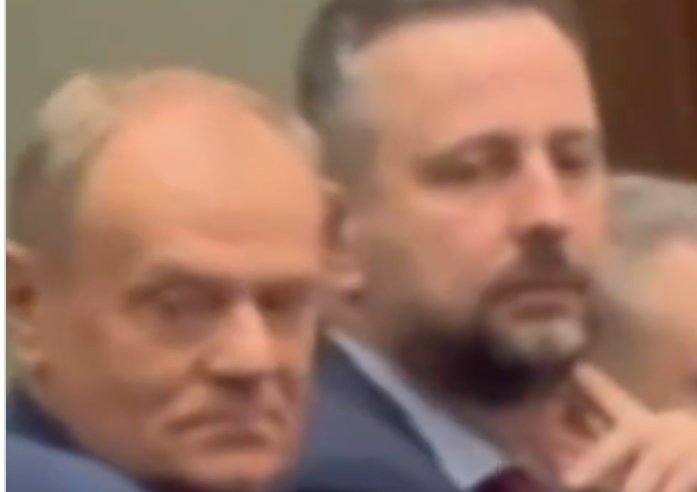 Anka1925 tweet media