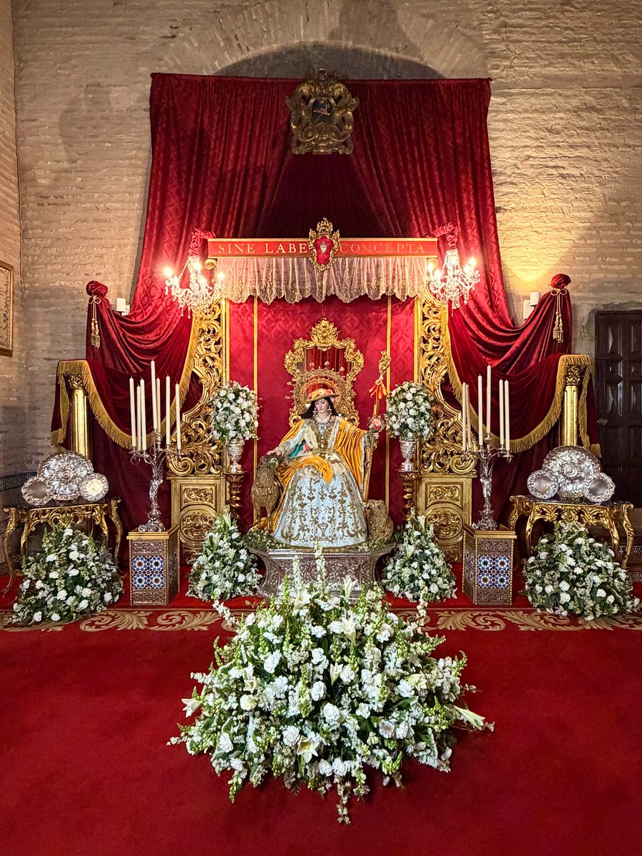 PastoraDeTriana's tweet photo. 🔵 #ActualidadPastoreña | La Divina #PastoraDeTriana, Patrona del Deporte Nacional, expuesta para su devoto besamano, que tendrá lugar desde este viernes 17 hasta el domingo 19 de abril en la Real Parroquia de Señora @SantaAnaTriana

ℹ️ https://t.co/N4GmZLUwWg

#GloriasSevilla26 https://t.co/9q2oQNHpZq