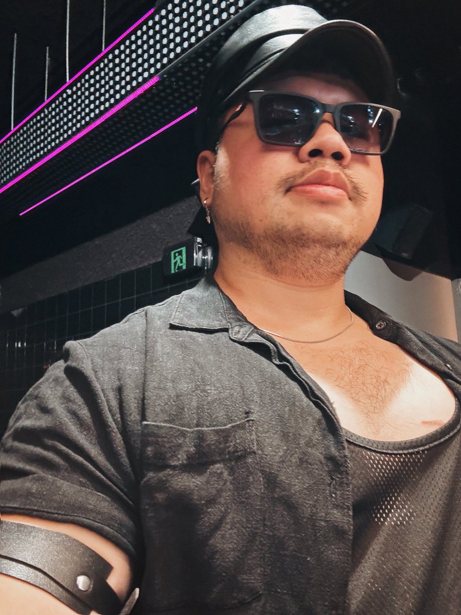 OllyT90's tweet photo. The peak of gainning new weight.
#master #dom #findom #cashmaster https://t.co/gIjeAlFyte