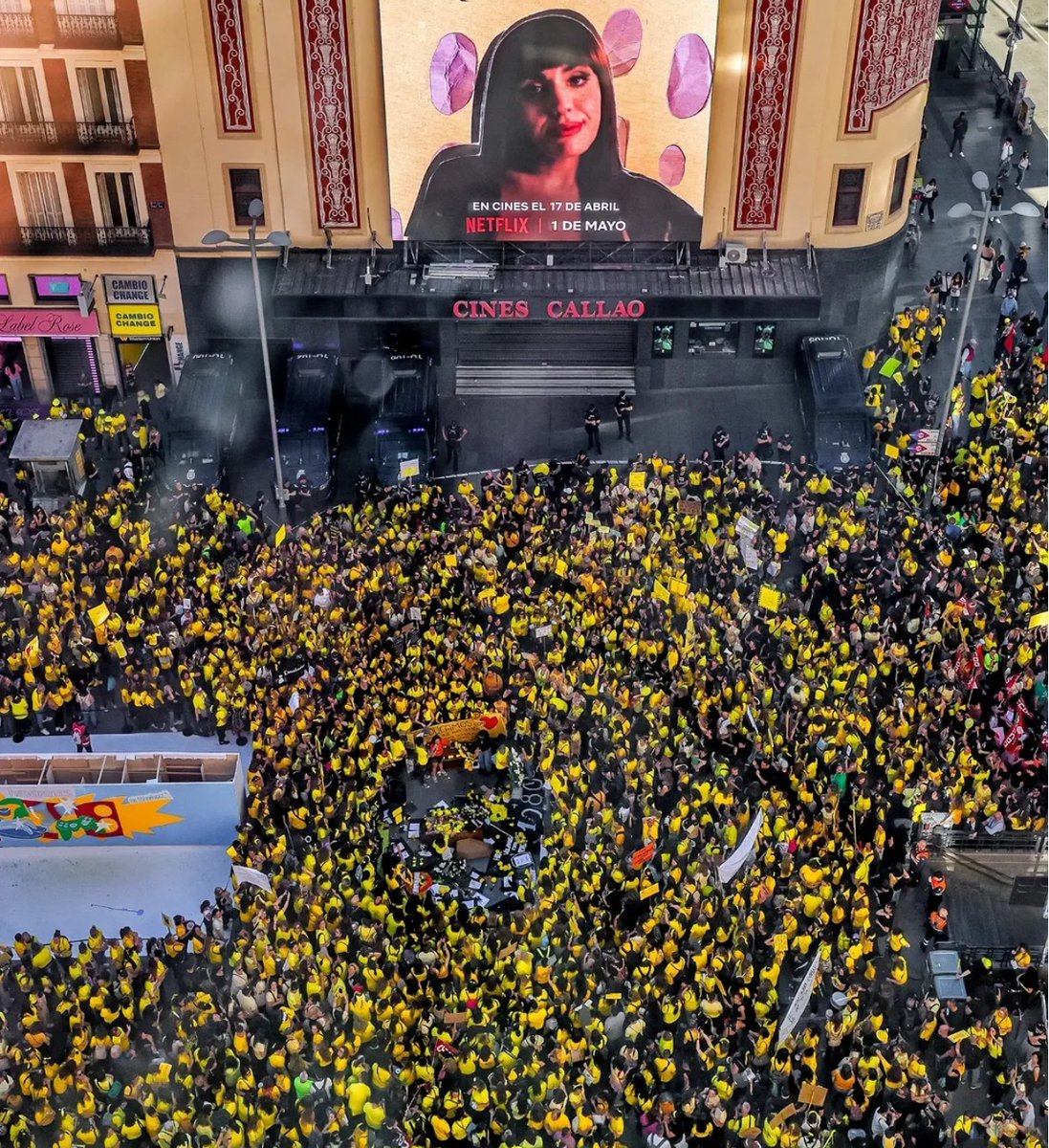 srtabarbmad's tweet photo. Diario de huelga: DIA 10

A  pesar del desgaste, que ya se empieza, a notar, ayer volvimos a demostrar que vamos muy en serio.

¡Seguiremos! https://t.co/Zhi3qmPFLt