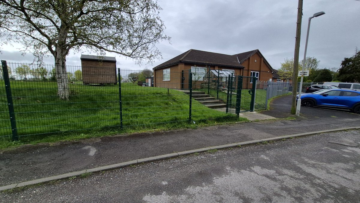 StayNorthern2's tweet photo. @theSNP this is a school in rural England. In a small village of population around 3k. Far more secure than any school in Scotland. You need to take note before something serious happens. School safety in Scotland is frankly embarrassing. https://t.co/7RBNmS4YIY