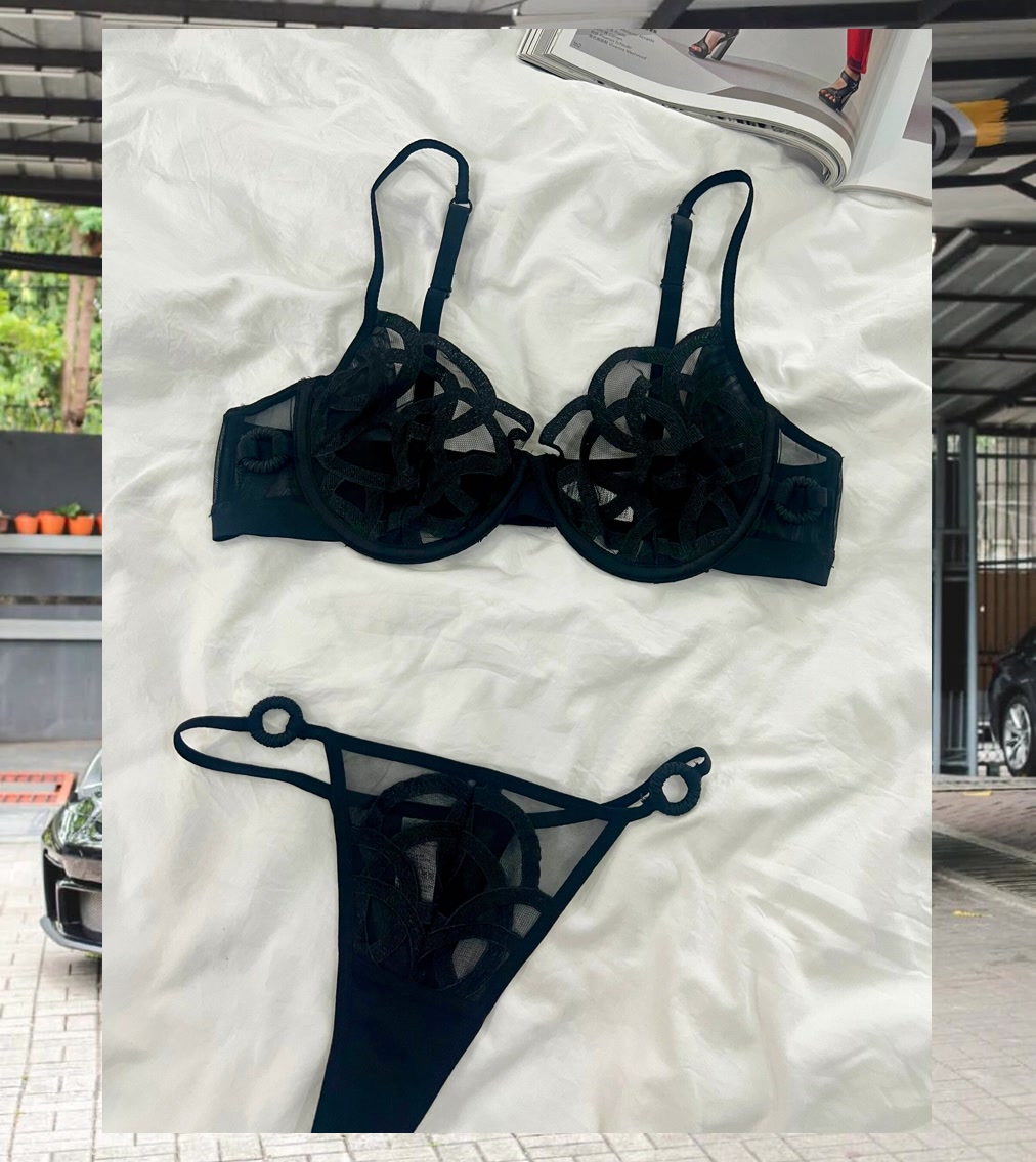 Lisa Fox tweet media