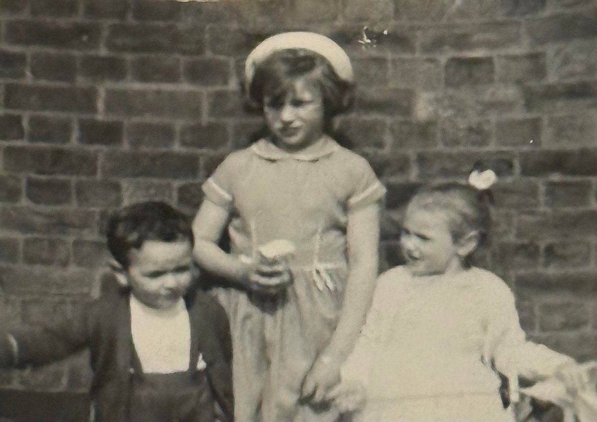 Morrissey and Wine tweet media