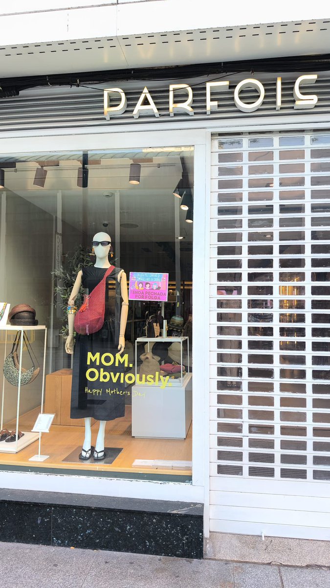 RadioCoruna's tweet image. 🛍️ La huelga de las vendedoras del textil en grandes cadenas provoca el cierre de tiendas clave en A Coruña 🚫🏬  

📢 El conflicto laboral ya impacta de lleno en la actividad comercial

#ACoruña #Huelga #Comercio