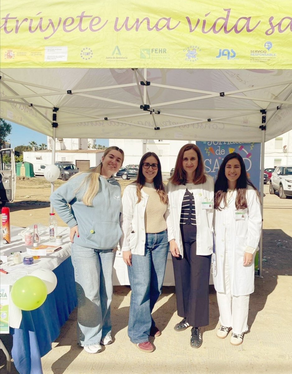 AGSSurSevilla's tweet photo. 🚭👩🏻‍⚕️Referentes del centro de salud Las Nieves #LosPalacios para el programa corporativo #PITA junto a #enfermerascomunitarias promocionan la #deshabituacióntabáquica como hábito saludable en Mercadillo de la Jornada de Salud https://t.co/N5X0fi36O5
