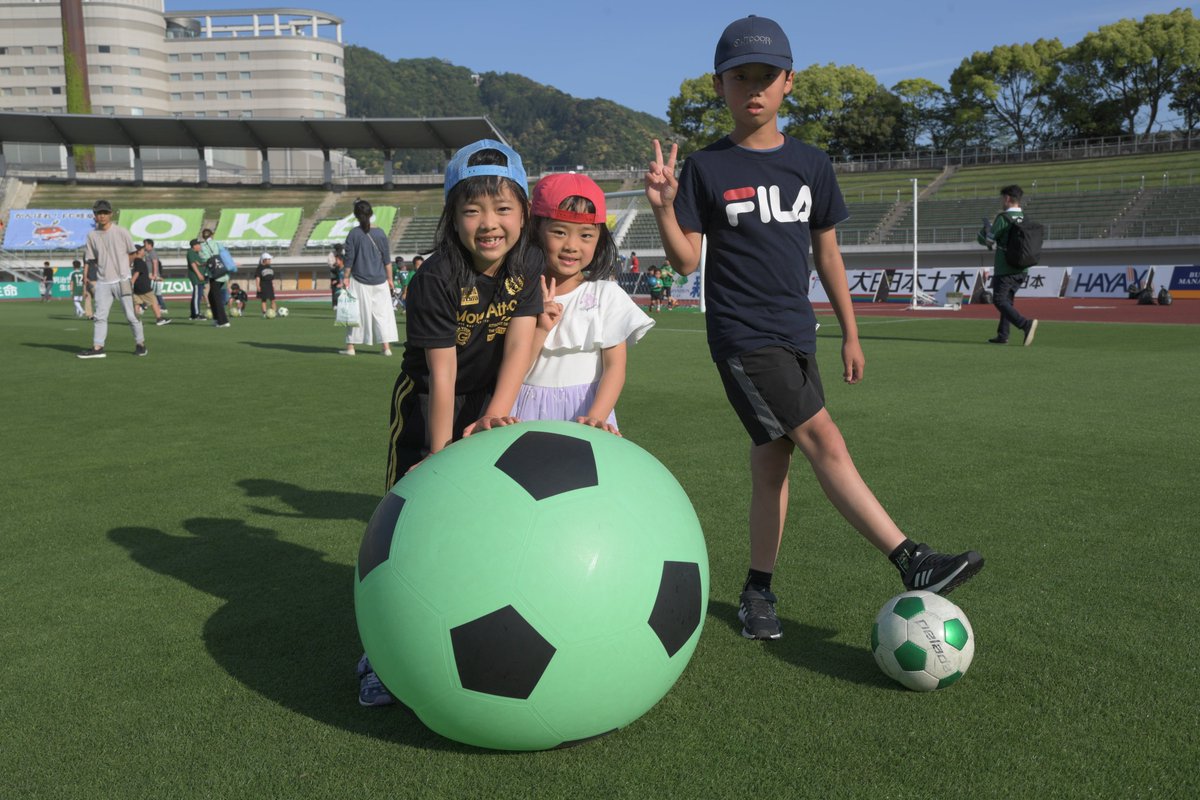 fcgifuDREAM's tweet image. ＼✨夢パスキッズ限定✨／
スタジアムイベント参加者募集中!!

📅5月2日(土) 14:00キックオフ
🆚北海道コンサドーレ札幌

【体験型イベント✨】
✅選手サイン会
✅DJ体験
✅ピッチ大開放

【お仕事体験イベント🔥】
✅運営お仕事体験
✅広報お仕事体験
✅スタジアムDJお仕事体験