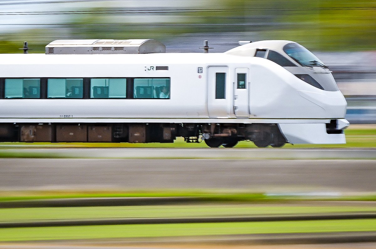 「想像以上にタキシードボディのすごいヤツ」

651系のスーパーひたちのイメージを、崩すことなくオマージュ！！

緊張の1ケタ流しで初対面。

2026.4.17