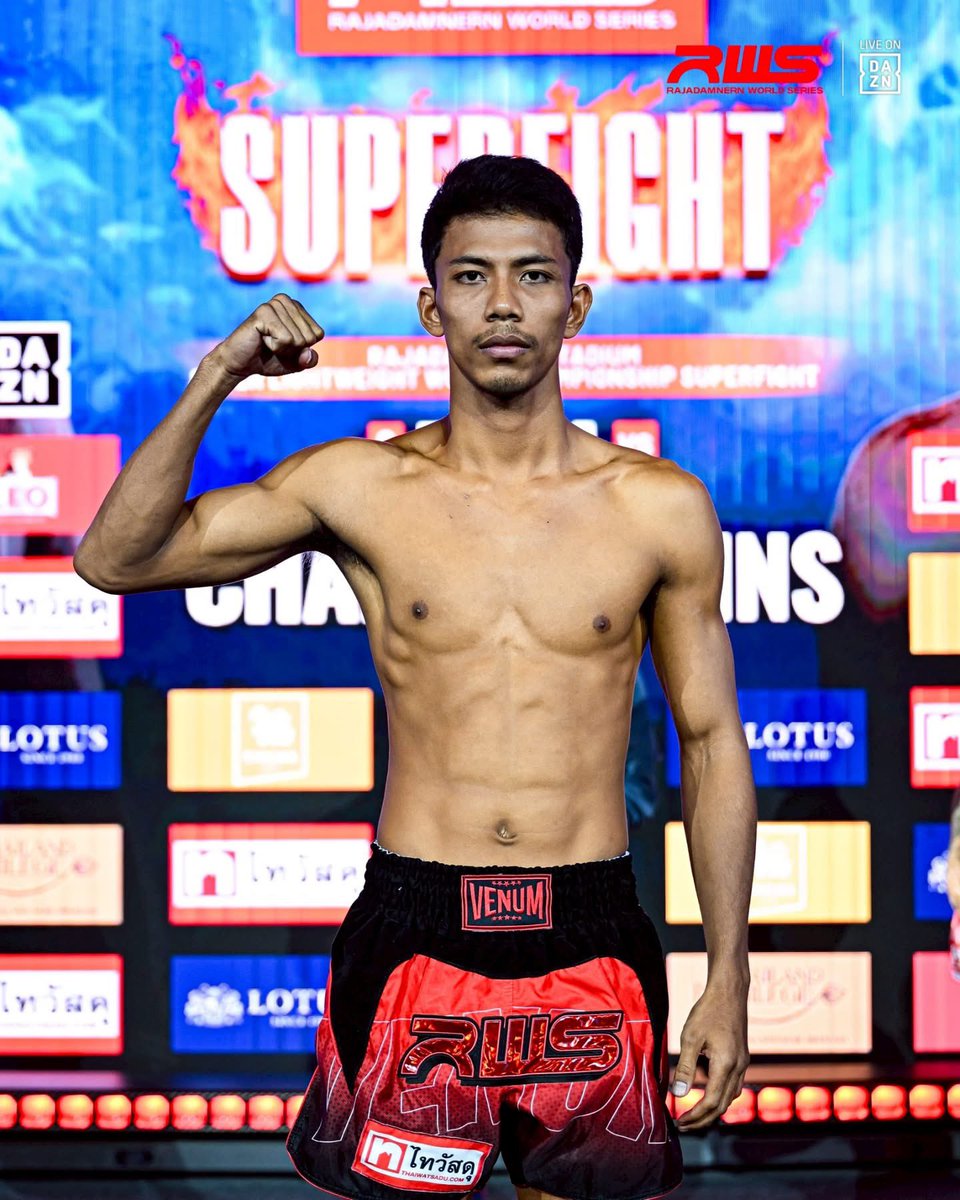 RISE_2003's tweet image. 【RISE世界王者がラジャ王座に挑戦】

⏳開催まであと1日！
⚖️前日計量結果

👑ラジャダムナンスタジアム認定スーパーライト級(63.5kg)タイトルマッチ
🇹🇭ダム(王者)
⚖️63.2kg
🇦🇺チャド・コリンズ(挑戦者)
⚖️62.7kg

🗓️4月18日(土) 21:10
🏟️タイ･ラジャダムナンスタジアム
📡 DAZNにて生配信