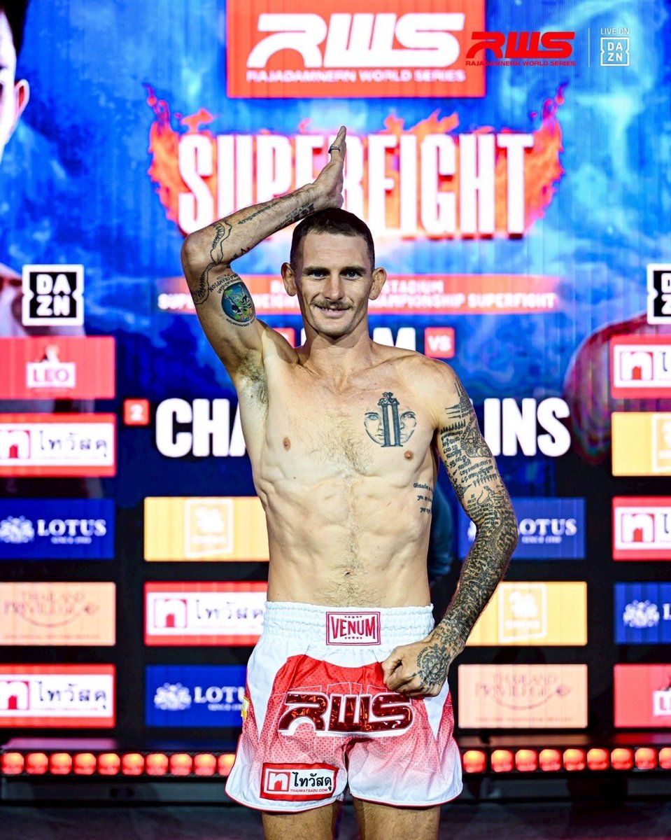 RISE_2003's tweet image. 【RISE世界王者がラジャ王座に挑戦】

⏳開催まであと1日！
⚖️前日計量結果

👑ラジャダムナンスタジアム認定スーパーライト級(63.5kg)タイトルマッチ
🇹🇭ダム(王者)
⚖️63.2kg
🇦🇺チャド・コリンズ(挑戦者)
⚖️62.7kg

🗓️4月18日(土) 21:10
🏟️タイ･ラジャダムナンスタジアム
📡 DAZNにて生配信