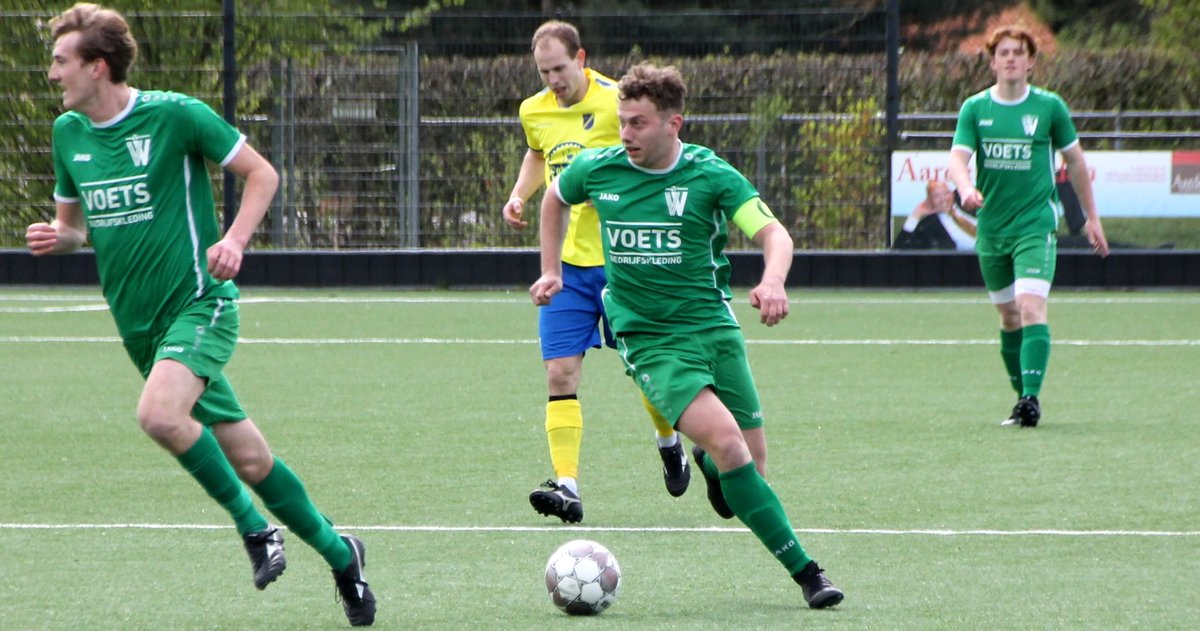 | Bjorn de Kort houdt vertrouwen in Den Dungen: "Wij kunnen fantastisch  voetballen." https://t.co/ERzPyOaaIt