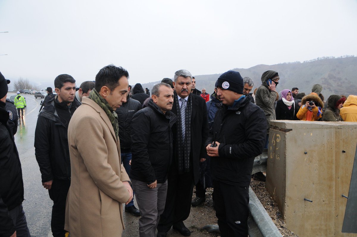 DemirFerit62's tweet image. Suç mahaline ilk suçlu gelir…
Tarih: 6 Ocak 2020 
Yer : Sarısaltuk viyadüğü…
Dönemin Tunceli Valisi Tuncay Sonel ve koruması Şükrü Eroğlu,  Gülistan Doku’yu kaybettikleri viyadüğün üstüne geldikleri an….
Tuncay Sonel o günlerde hazırladığı senaryoyu 6 Ocak 2020 tarihinde