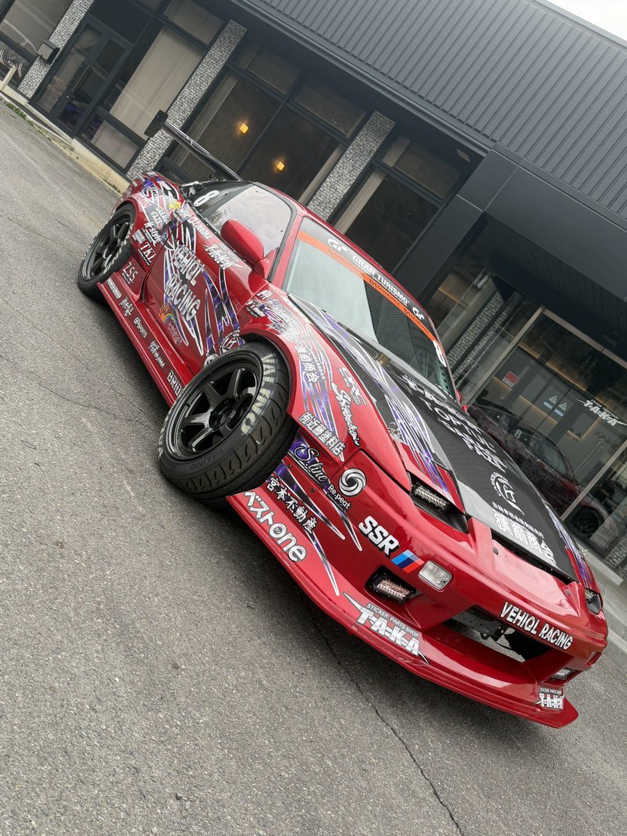 VEHIQLRACING's tweet photo. 今1年間戦うマシンカラーリング完成しました！！
今シーズンは昨年の成績より上を目指して頑張っていきますので応援よろしくお願いします！

 #VEHIQLRACING  #稲岡拓也  #D1GP https://t.co/nwzM5hwmt8