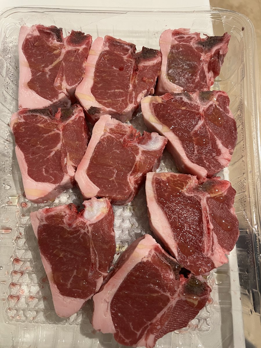 JamesMec's tweet photo. WTF WW WHERE’S MY CHOP TAILS 👎😡 ⁦@woolworths ⁦@meatlivestock⁩ https://t.co/BYZ4vyLQIk