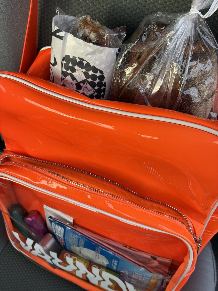 ともお tweet media