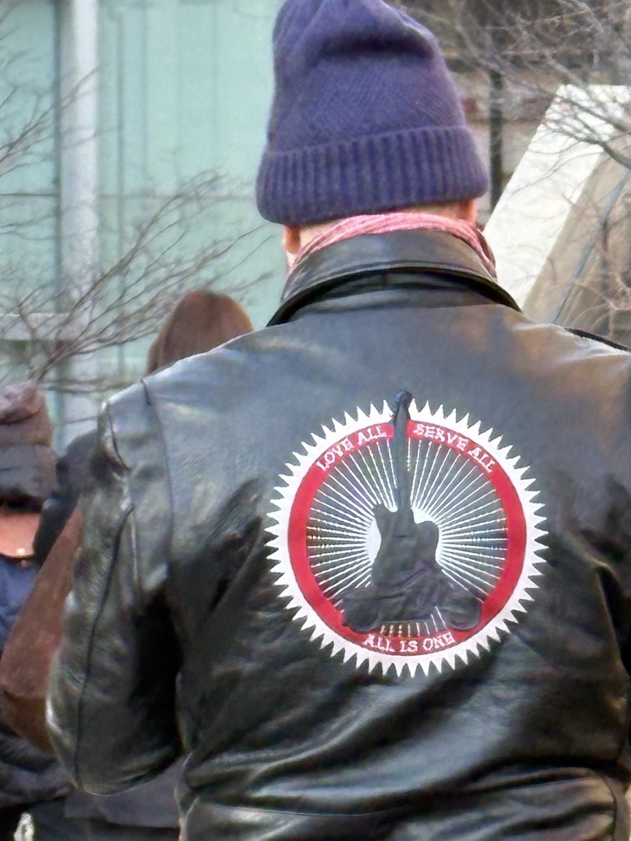 Evalyn7's tweet image. #Hugs &amp;amp; #Love &amp;amp; #Gratitude to #Writers @PaulADornan @BlueGold201 @KJHAuthor @RobertHarper @Laurie_Garrett  @sarahkendzior @vayunaiduauthor @helenireneyoung @RebeccaAyarsPr @paullarosa @PresidentPat #WriteOn