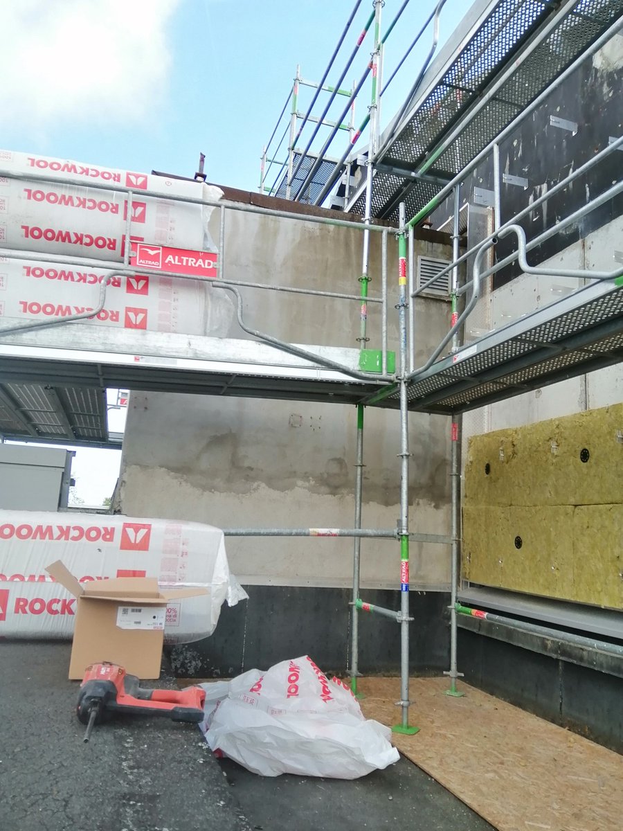 AVToiBhoy68 tweet media