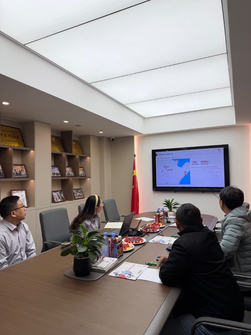KhSeamless70171's tweet image. Warmly welcome distinguished Nepalese guests to visit and inspect our factory! From precise workshop operation to intelligent control systems, we fully present our core manufacturing strength.  #FactoryTour #SmartManufacturing #OverseasCooperation