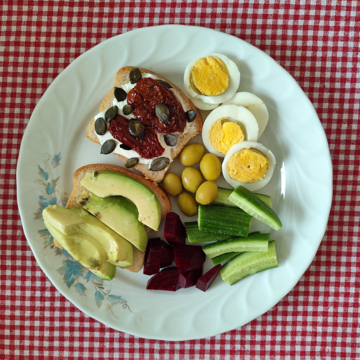 tue's day𓍯𓂃 tweet media