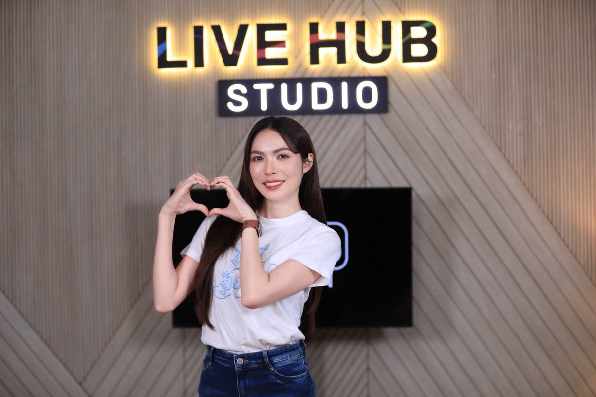 LookARound tweet media