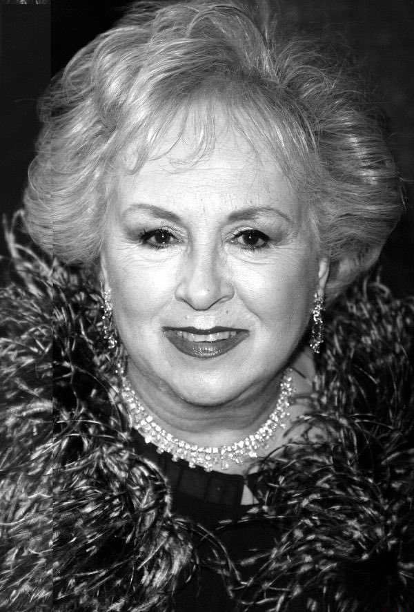 For_Film_Fans's tweet photo. Remembering DORIS ROBERTS — who left us 10yrs ago today aged 90. https://t.co/segxy25C8X