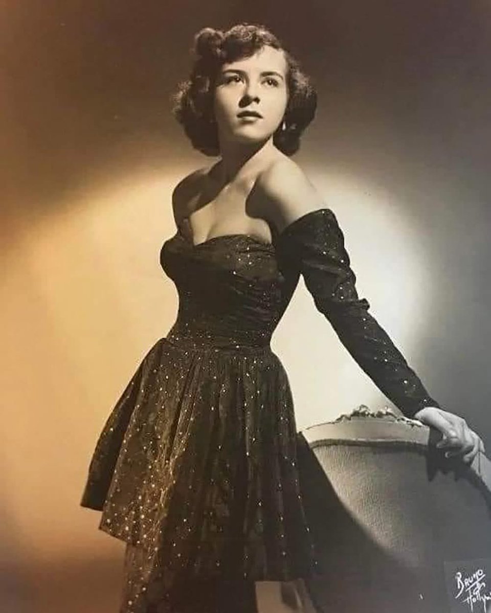 For_Film_Fans's tweet photo. Remembering DORIS ROBERTS — who left us 10yrs ago today aged 90. https://t.co/segxy25C8X