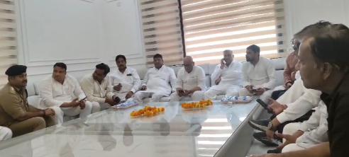 bstvlive's tweet image. मेरठ - अजय राय को पुलिस ने नोएडा में रोका
➡मेरठ में सेंट्रल मार्केट आने का था कार्यक्रम
➡नोएडा में लंच के बाद पुलिस टीम ने रोका 
➡मेरठ में स्वागत में खड़े कांग्रेसी नेता निराश 
➡कल कांग्रेसियों की पुलिस से हुई थी झड़प
➡निषेधाज्ञा के चलते नेताओं का मूवमेंट बंद.

#Meerut