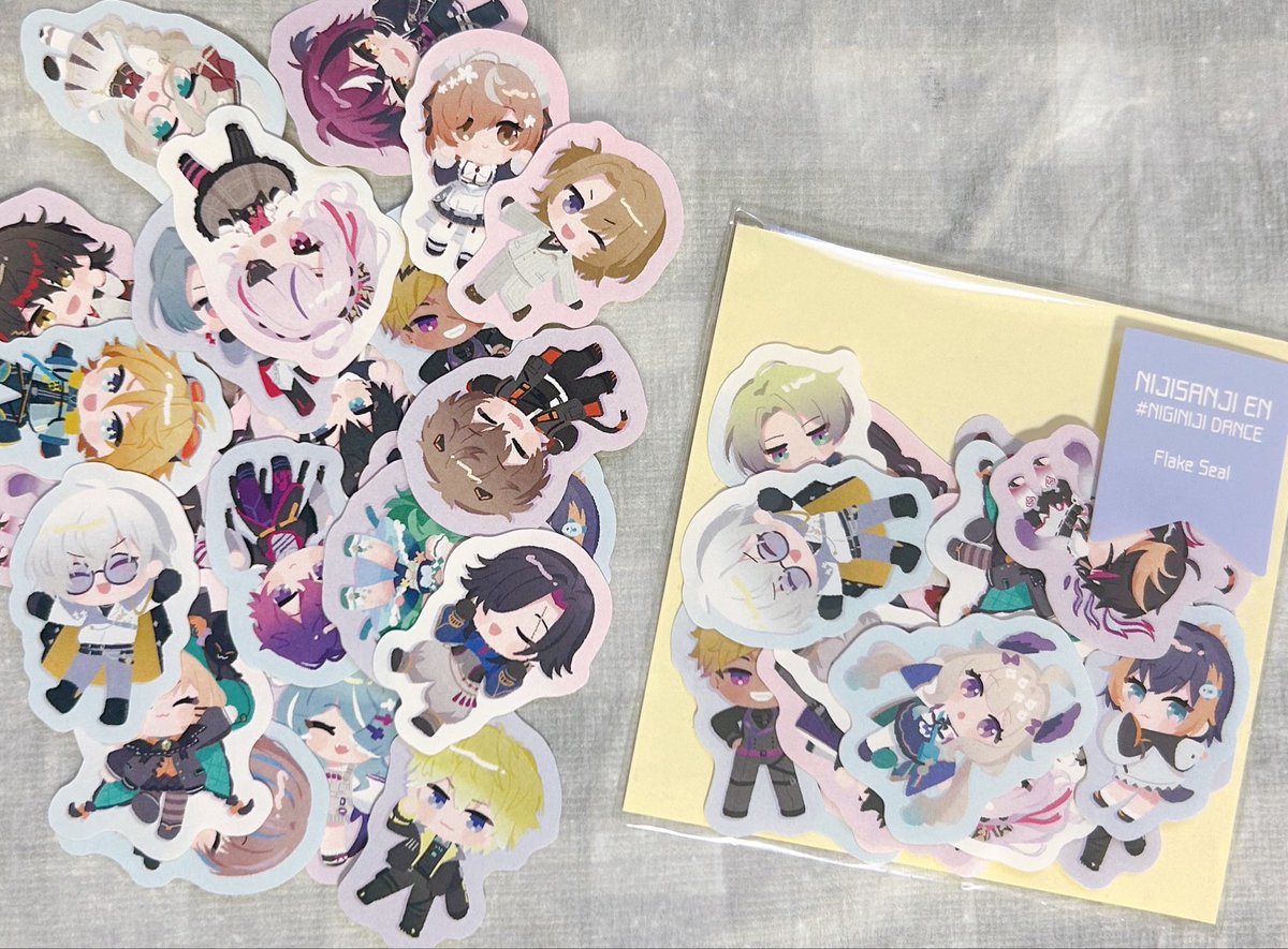 リングノートとフレークシールかわいくできてました！【G-78】 モコモコイッヌで頒布します🫶🏻 ̖́-
 #にじそうさく11