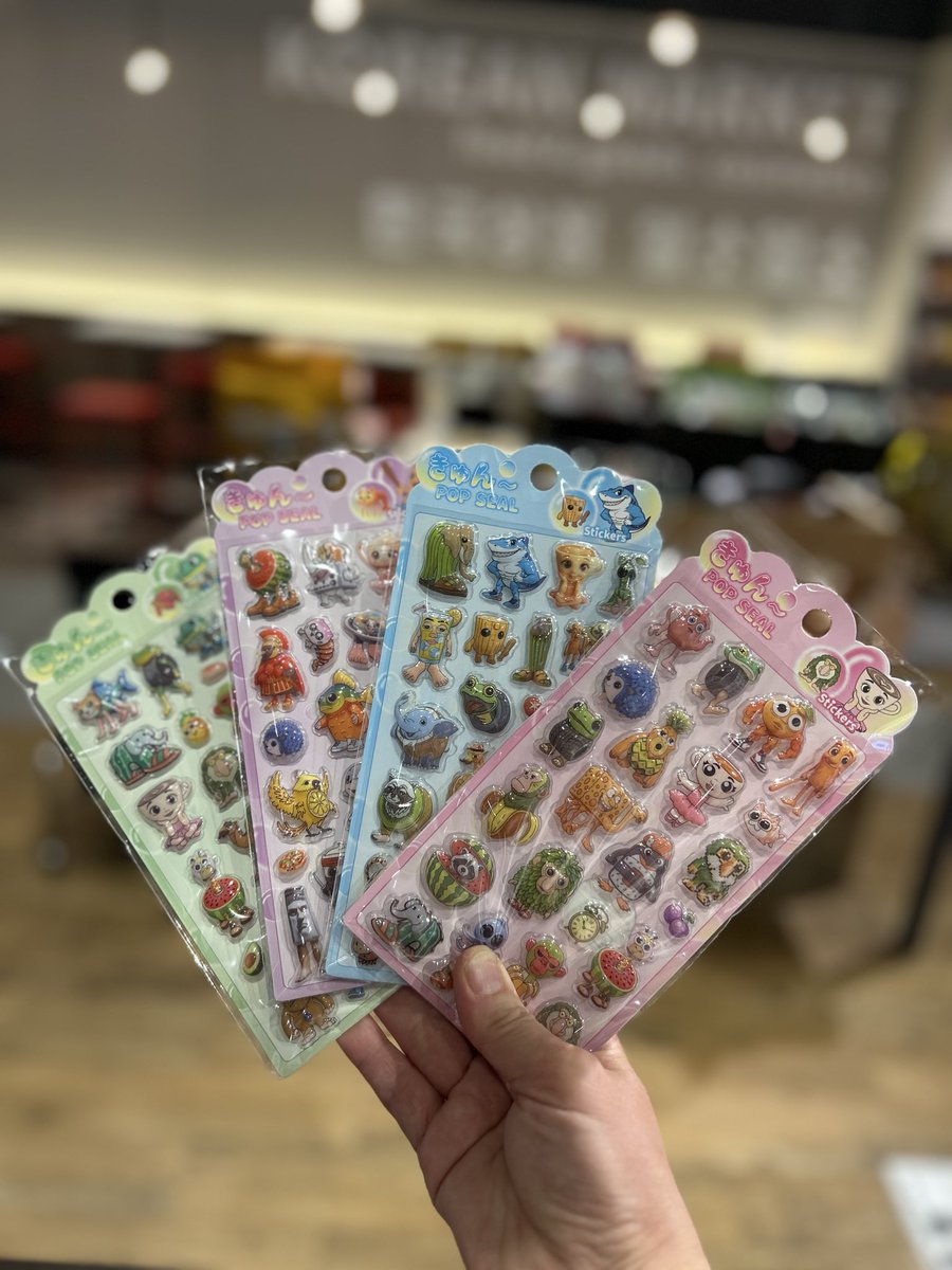ilso_toki's tweet photo. カラフルでゆるかわなシールたちに一目惚れ✨
どれも個性強すぎて選べない…全部連れて帰りました🛍️💛

#シール沼 #文房具好き #かわいいもの好き #雑貨購入品 https://t.co/FLhFAWT6A1