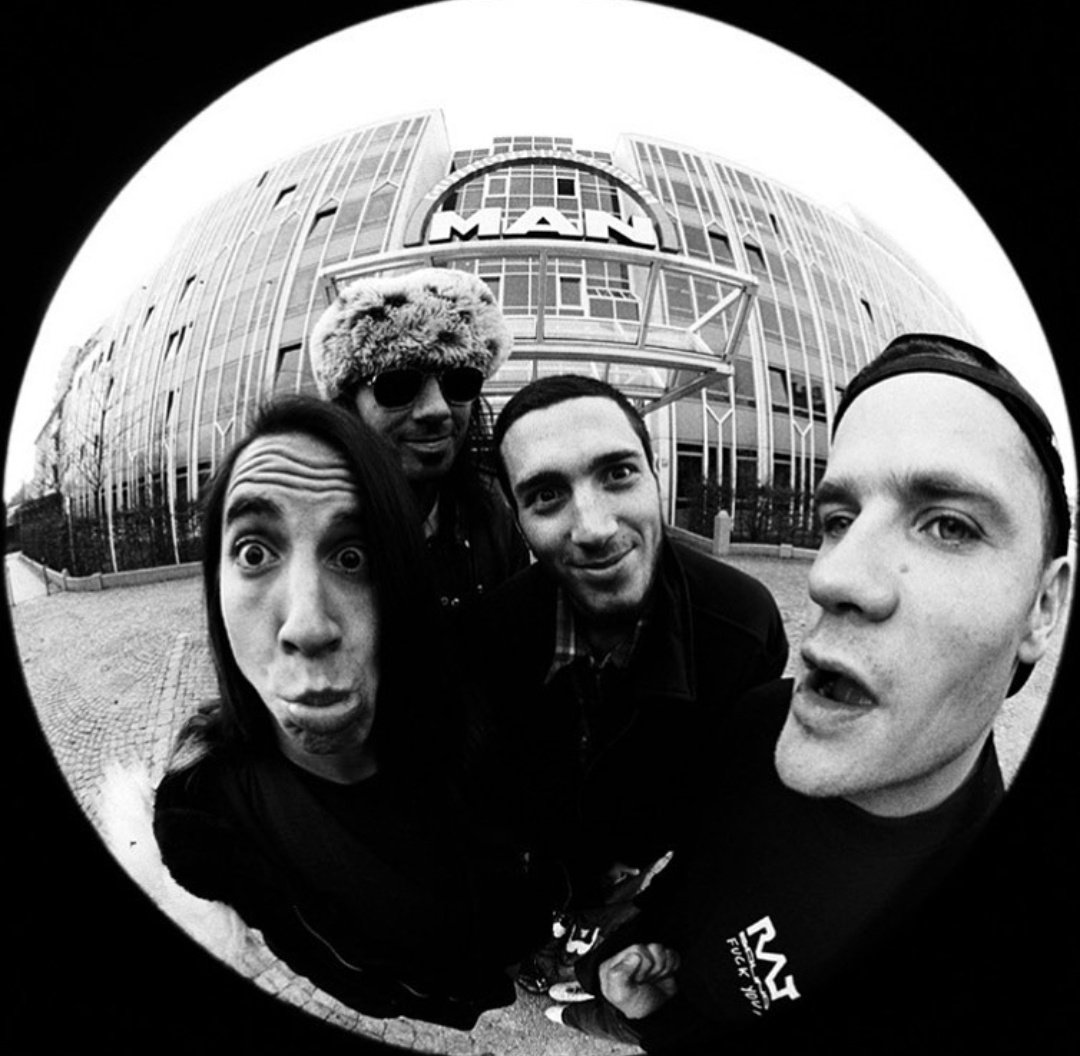 Red Hot Chili Peppers tweet media