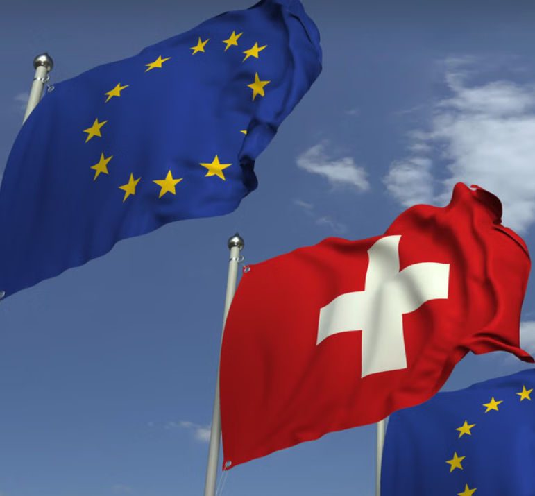 BurkhardtPhilip's tweet image. Die #EU kritisiert die Sicherheitsauflagen für #Güterwagen in der Schweiz, die das Bundesamt für Verkehr nach der Entgleisung im #Gotthard-Basistunnel 2023 beschlossen hat. Dies berichtet die @NZZ.
Mit dem neuen #Vertragspaket könnte die EU diese Bestimmungen anfechten. (1/6)