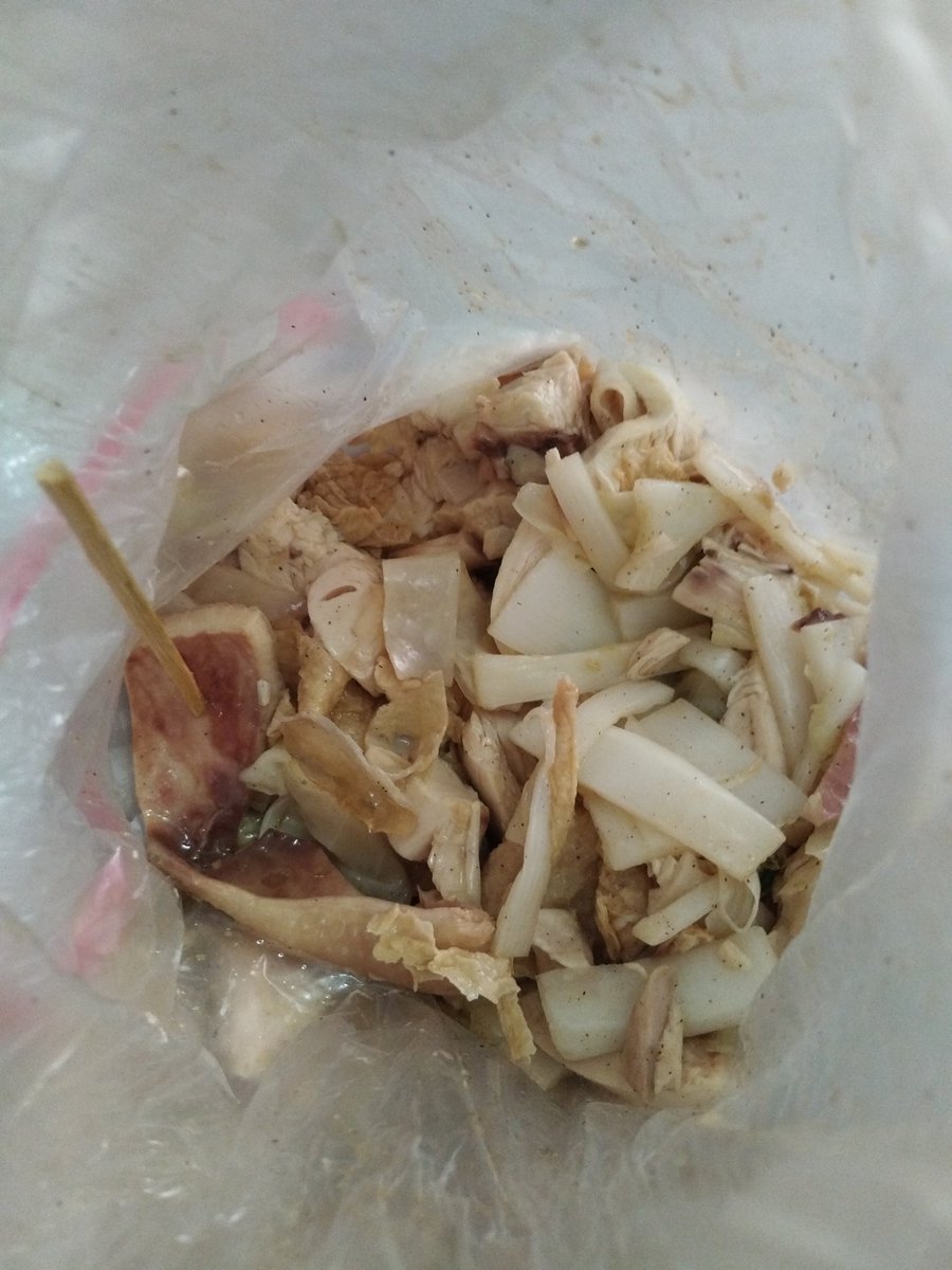 鹹水雞超好吃。
但真的超級貴 https://t.co/l4meEuEu88