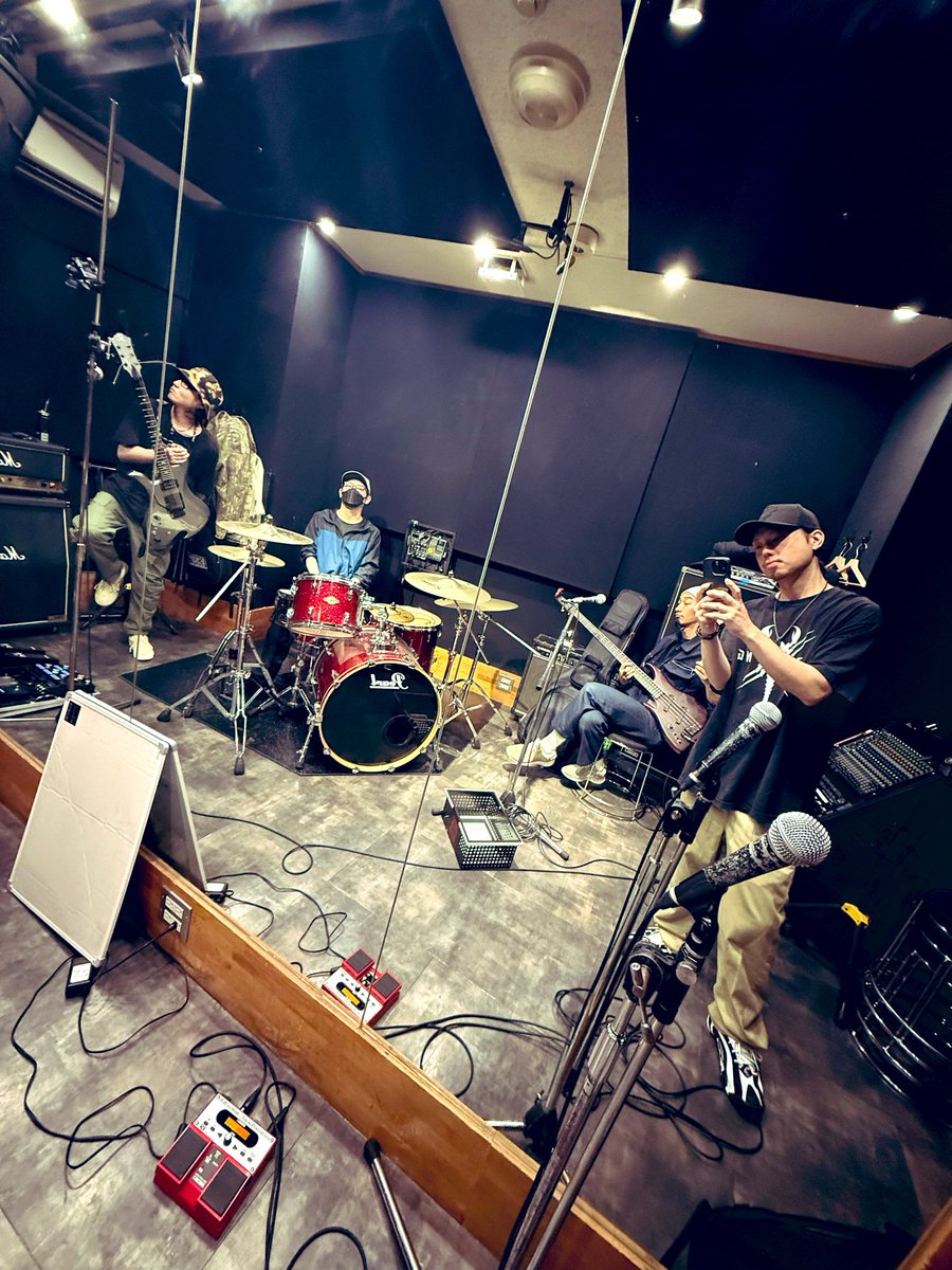 flyzen2000's tweet photo. スタジオ終了⚡️
明後日新宿サイエンスでSTANDZ15周年ライブ🔥 https://t.co/UEk1n8jrn5