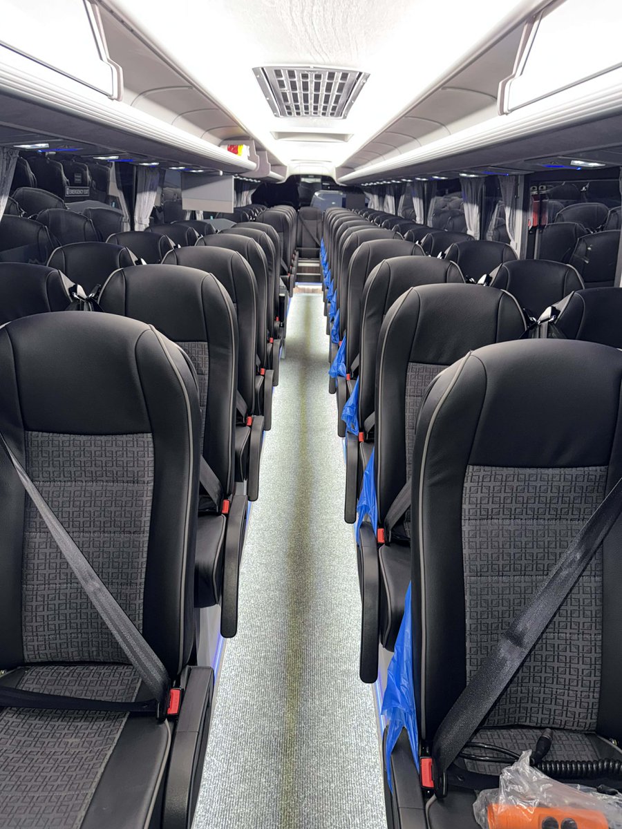 CoachesHodgsons's tweet photo. Welcome aboard!
Johnny and his group heading to the north of Scotland.
#TeamHodgsons #TakingPeoplePlaces #FunTrips https://t.co/0jWEtmtOyU