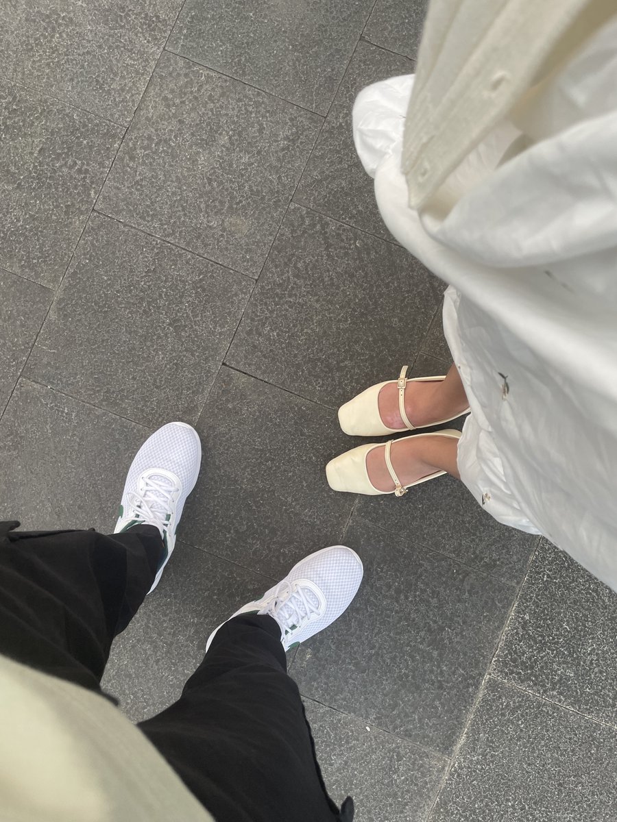 sampingfore's tweet image. shot by phone ??? no filter no edit no problem 

dipaksa ngeluarin arsip 3 tahun lalu lagian hobi banget bikin orang ubek2 galeri @danskuss 🫵🏻